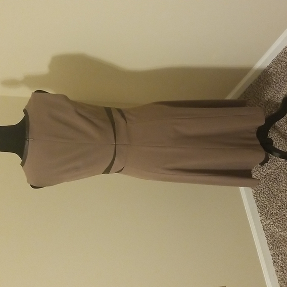 Mocha and Brown Anne Klein Sleeveless Dress - Picture 3 of 9